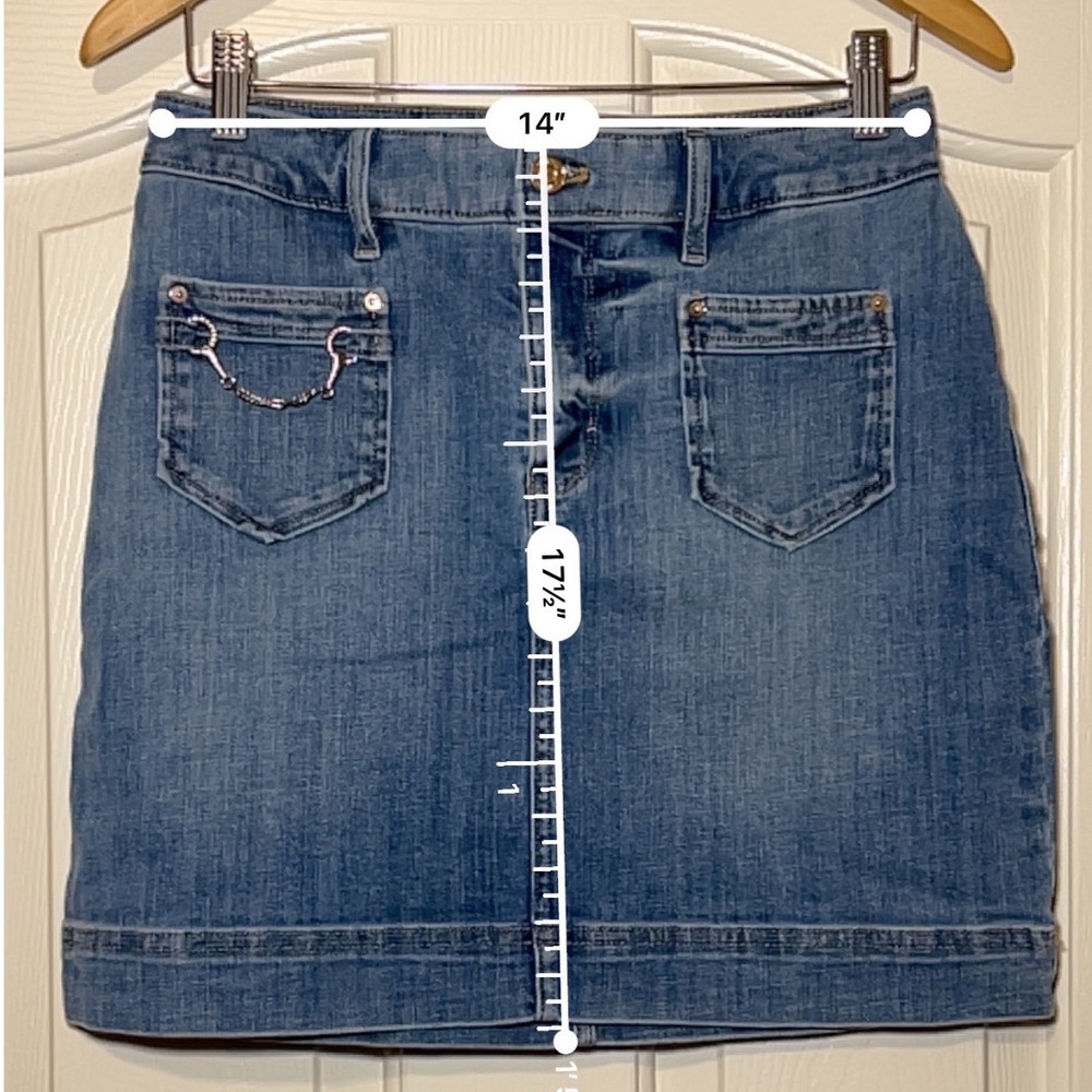 White House Black Market Denim Mini Skirt Medium Wash Chain Bit Detail Size 4 - Picture 6 of 8